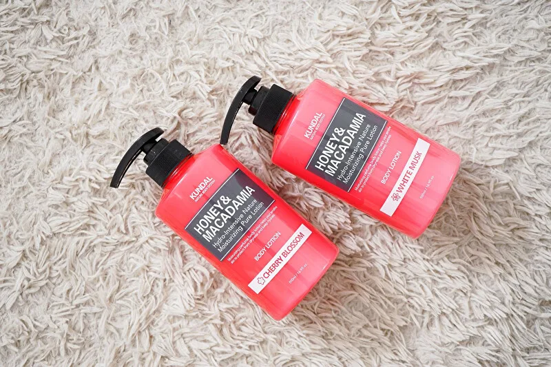 KUNDAL Nourishing Body Lotion Honey & Macadamia Cherry Blossom (Body Lotion) 500 ml thumbnail 3