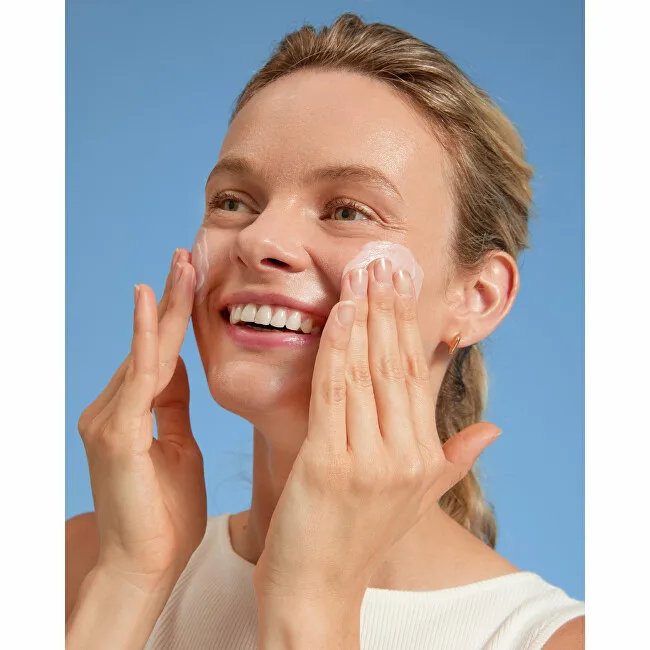 Nivea Cleansing Milk Anti-Wrinkle Q10 Plus thumbnail 5