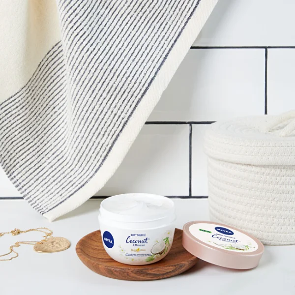 Body soufflé coconut & monoi oil thumbnail 2