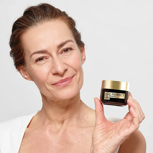 Loreal Age Perfect Cell Renew Day Cream thumbnail 4