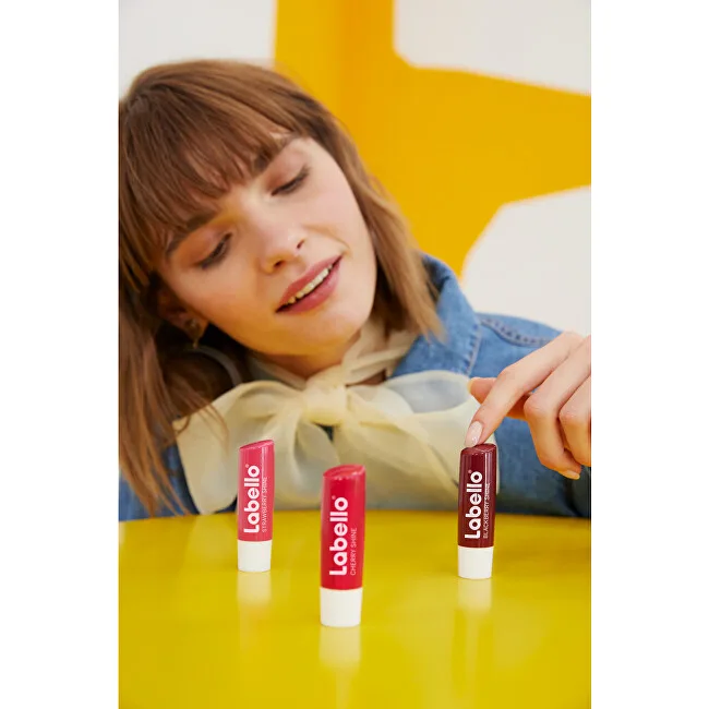 Labello Cherry shine thumbnail 3