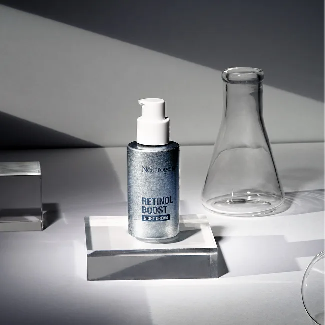 Neutrogena Retinol Boost Night Cream thumbnail 3