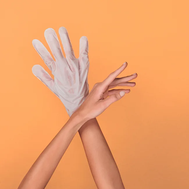 Iroha Regenerating mask for hands and nails Peach Hand Mask Gloves 2 x 9 ml thumbnail 3