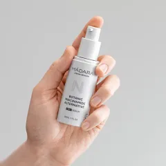 MÁDARA Madara Botanic Niacinamide Alternative 5 In 1 Serum thumbnail 3