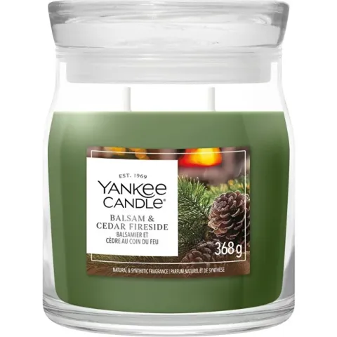 Signature scented candle glass medium Balsam & Cedar Fireside 368 g